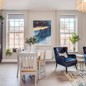 Apartments: Botanic Apartment