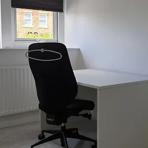 Four Double Bedroom - Free Parking And Wi-fi Horsforth