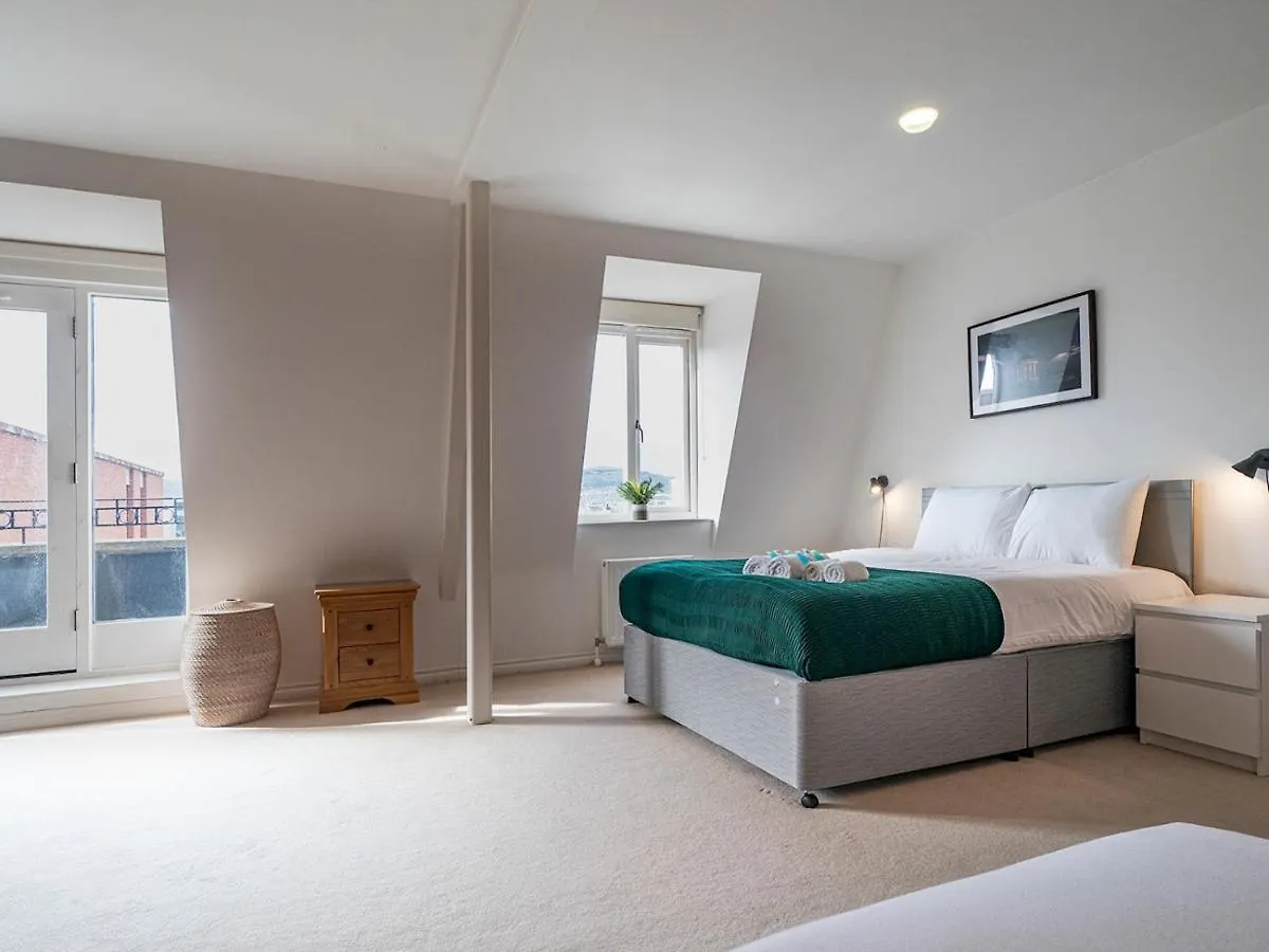 Stunning 2Br Penthouse Loft In Cathedral Quarter Apartment Belfast