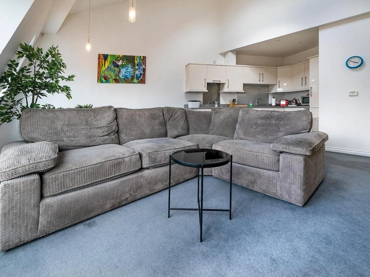 Stunning 2Br Penthouse Loft In Cathedral Quarter Apartment Belfast
