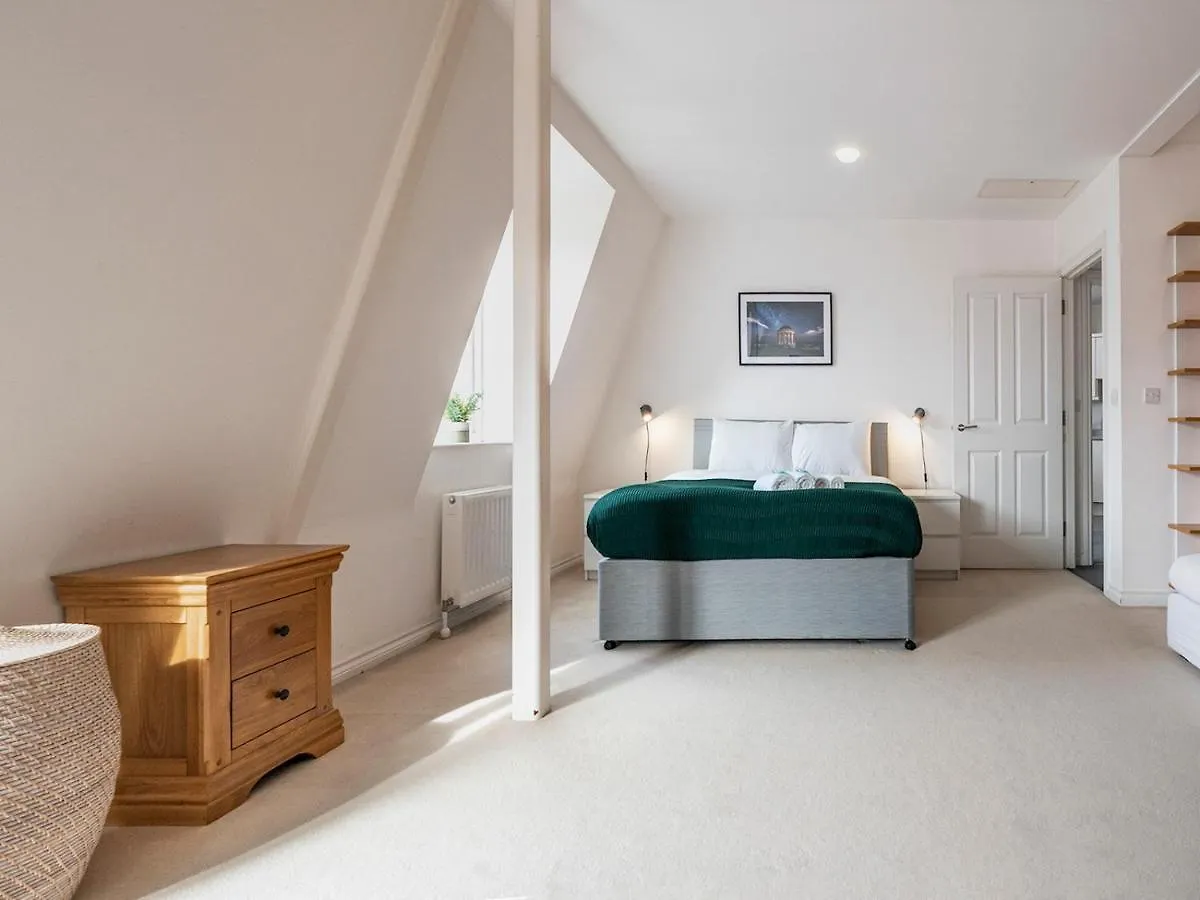 Stunning 2Br Penthouse Loft In Cathedral Quarter Apartment Belfast